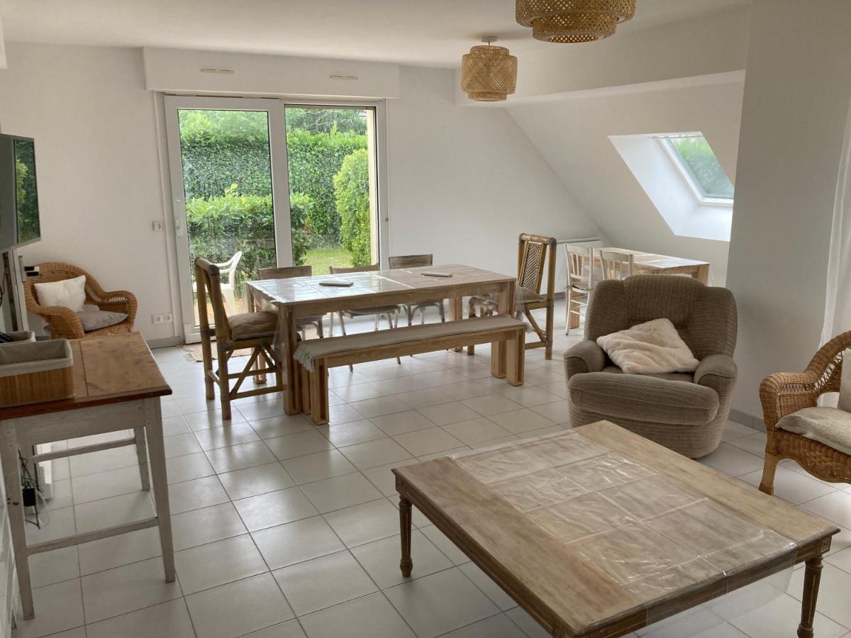 Maison Familiale Dans Une Rue Paisible Gouville-sur-Mer Esterno foto
